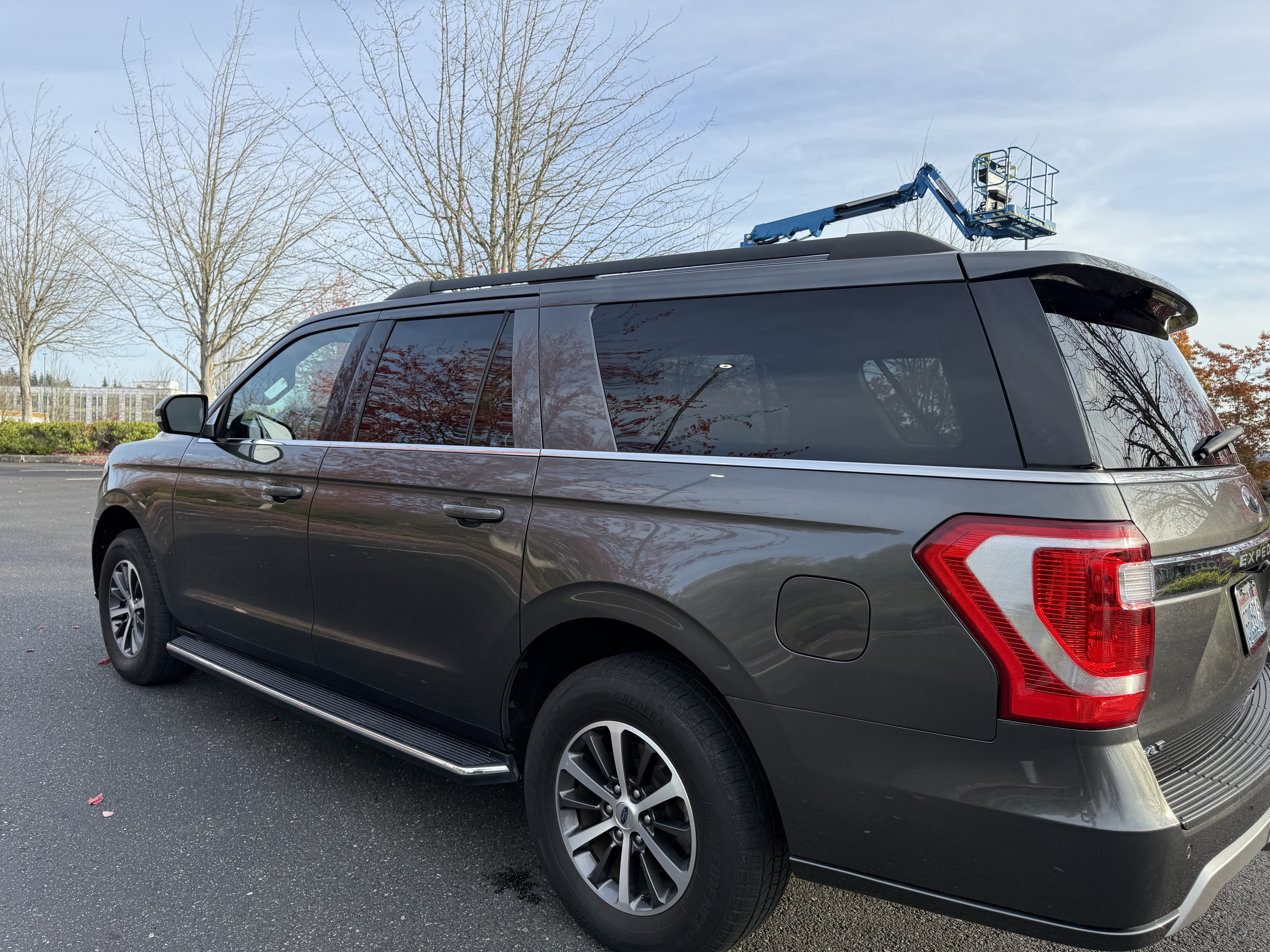 Used 2018 Ford Expedition Max XLT w/ Equipment Group 202A AWD/4WD image 4