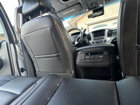 Used 2018 GMC Yukon XL SLT w/ Premium Edition AWD/4WD image 6