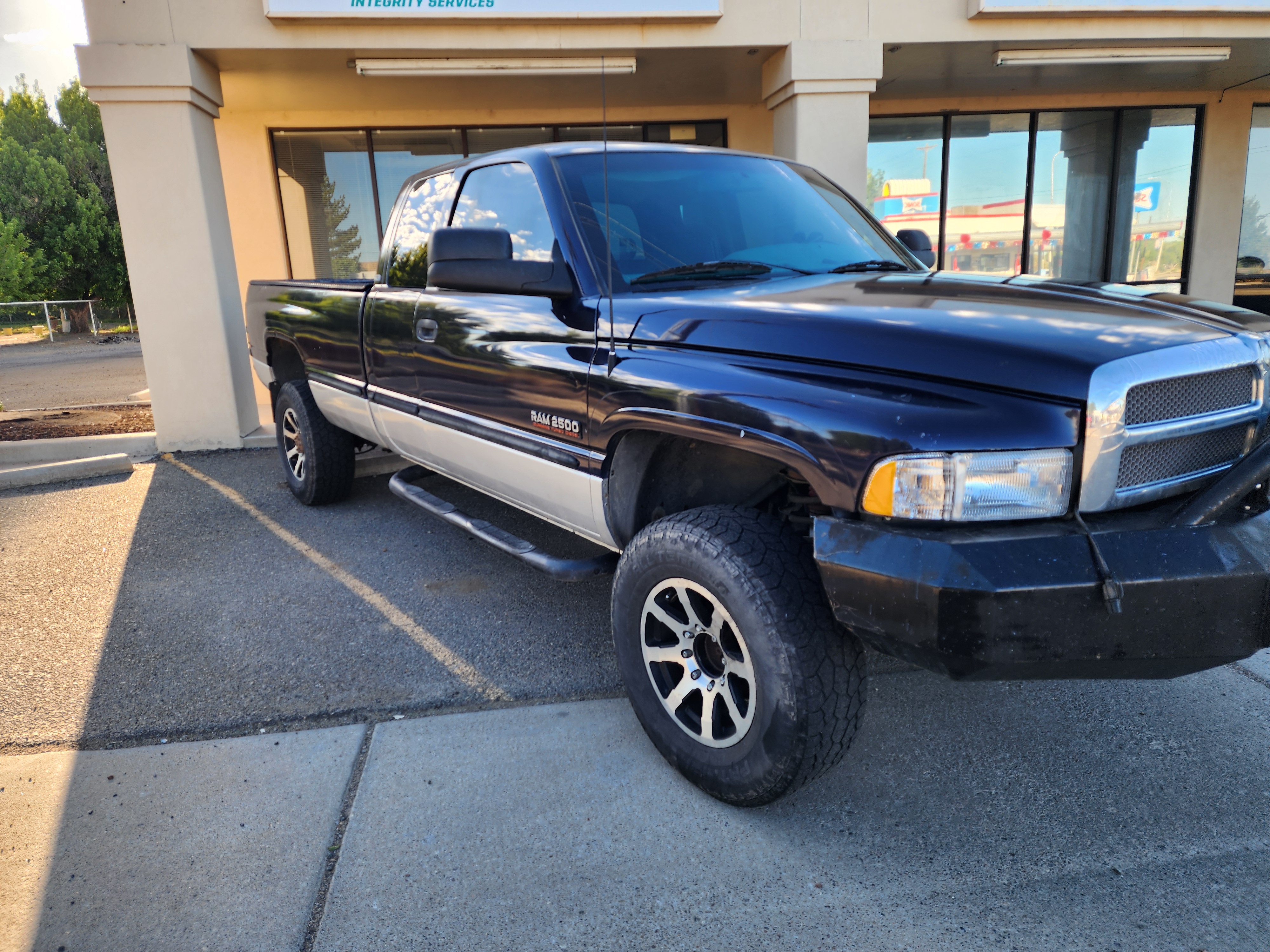 Used 1998 Dodge Ram 2500 Truck 4x4 Quad Cab image 4