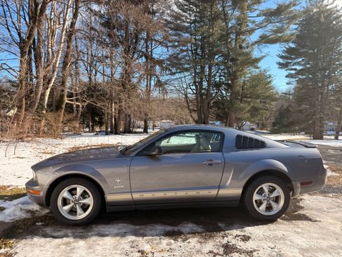 Used 2007 Ford Mustang Coupe image 2