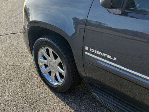 Used 2008 GMC Yukon XL Denali image 4