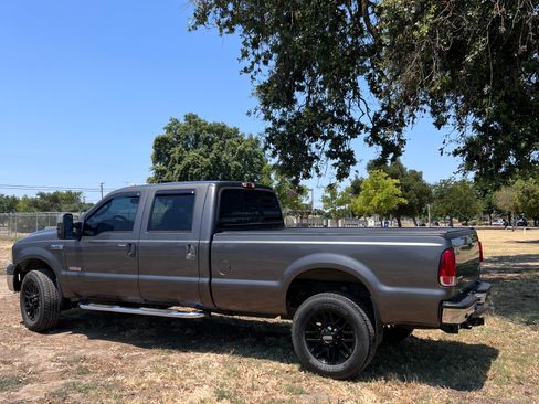 Used 2006 Ford F350 Lariat AWD/4WD image 6