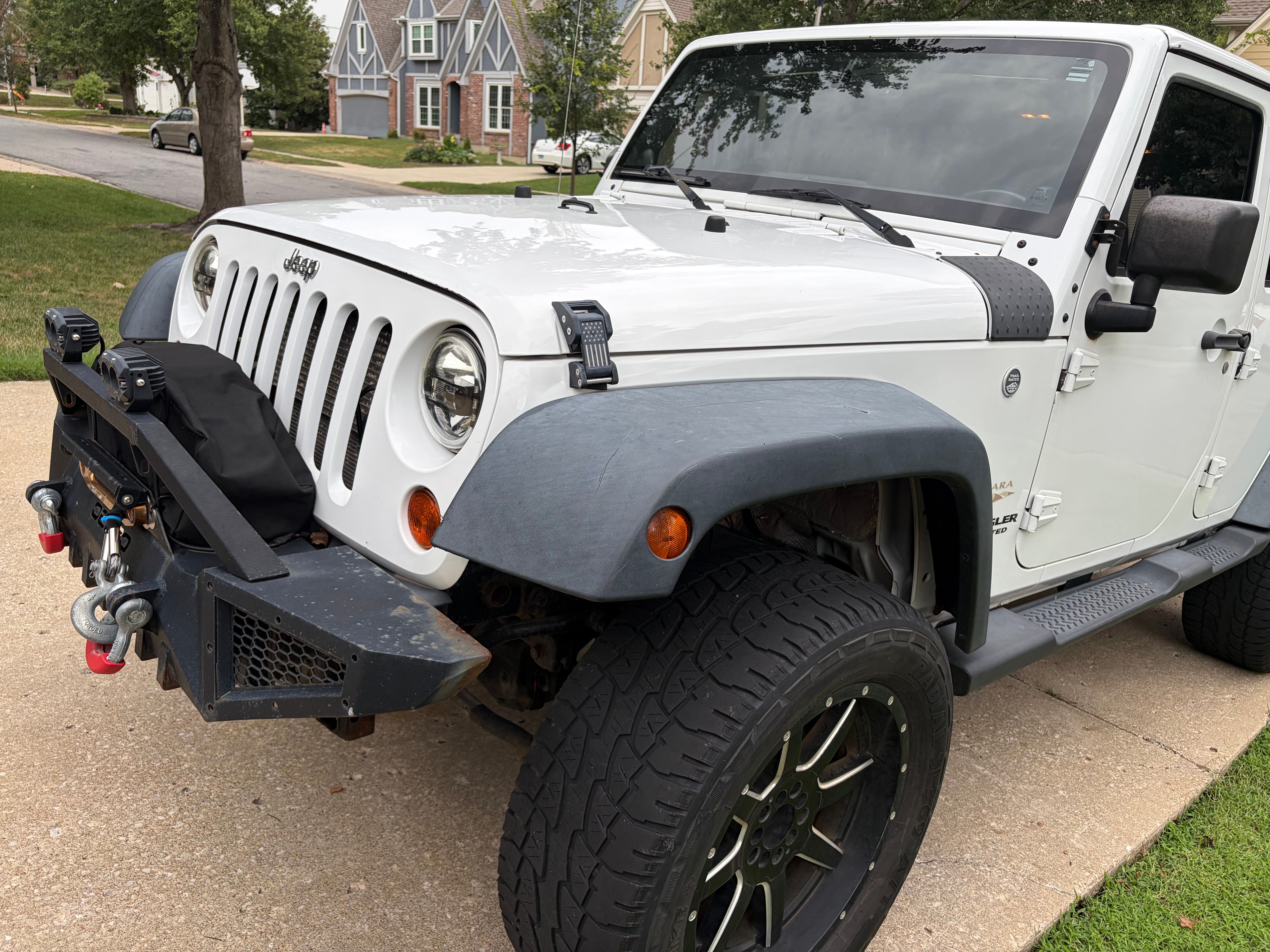 Used 2012 Jeep Wrangler Unlimited Sahara w/ Connectivity Group AWD/4WD image 16