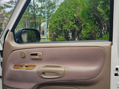 Used 2000 Toyota Tundra SR5 image 13
