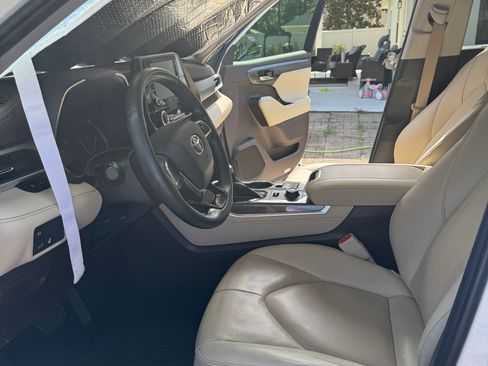 Used 2020 Toyota Highlander Limited AWD/4WD image 10