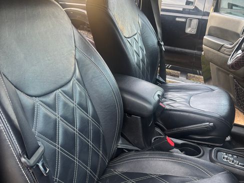 Used 2015 Jeep Wrangler Unlimited Sport w/ Quick Order Package 24S image 12