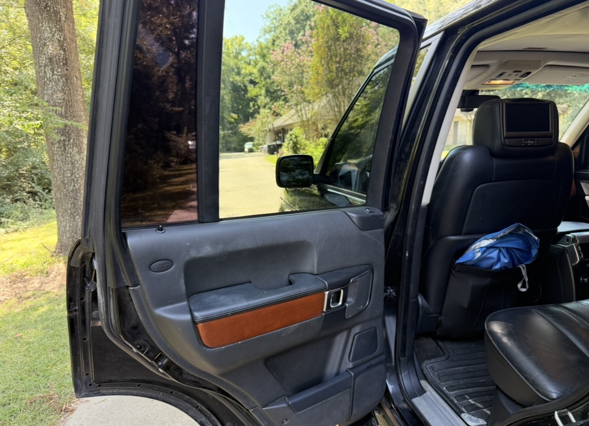 Used 2010 Land Rover Range Rover Supercharged AWD/4WD image 16