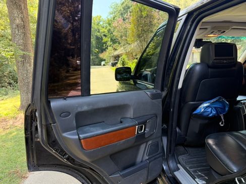 Used 2010 Land Rover Range Rover Supercharged AWD/4WD image 16