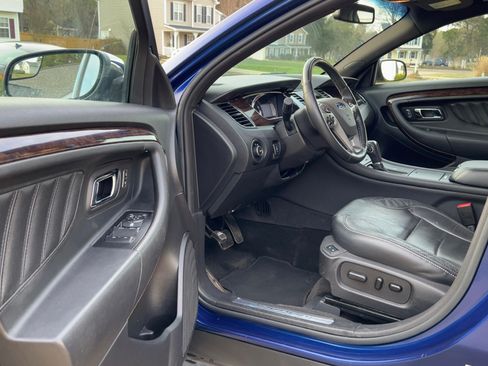 Used 2013 Ford Taurus Limited image 6