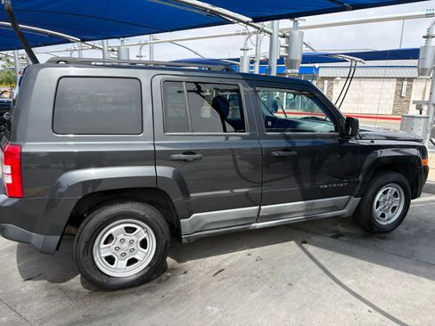 Used 2011 Jeep Patriot Sport image 2