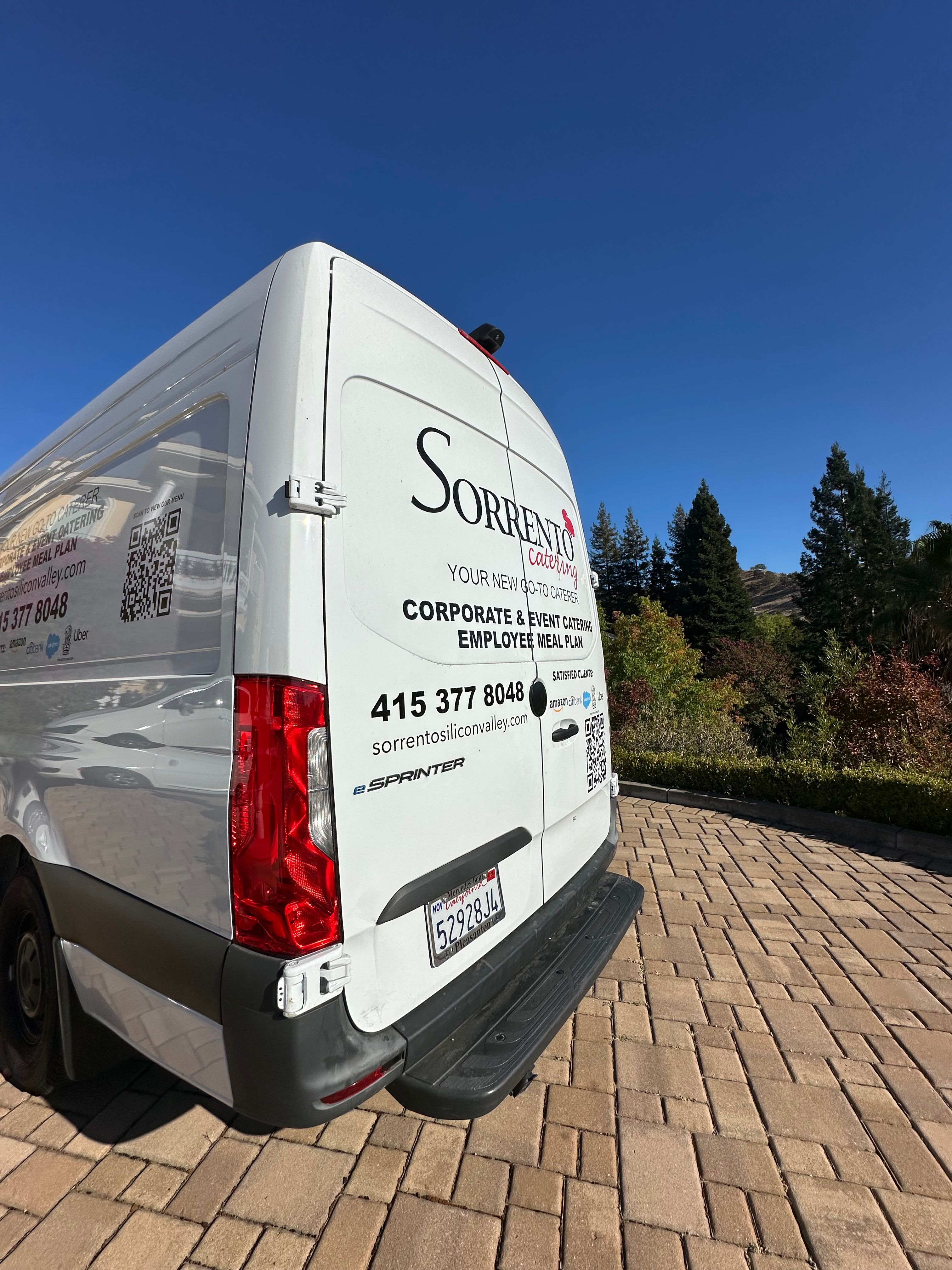 Used 2024 Mercedes-Benz eSprinter 170 Cargo image 4