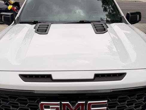 Used 2022 GMC Sierra 1500 AT4 w/ AT4 Premium Package AWD/4WD image 8