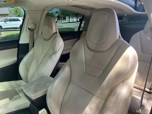 Used 2017 Tesla Model X 90D image 15