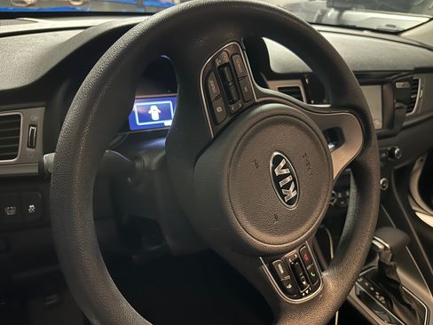 Used 2019 Kia Niro LX image 12