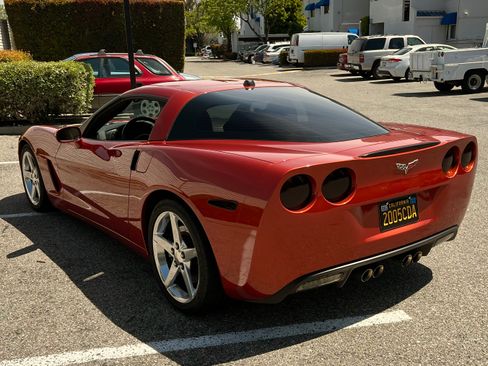 Used 2005 Chevrolet Corvette Coupe w/ Preferred Equipment Group image 2