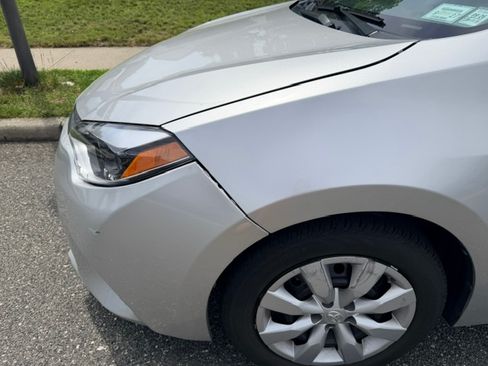 Used 2014 Toyota Corolla LE FWD image 9