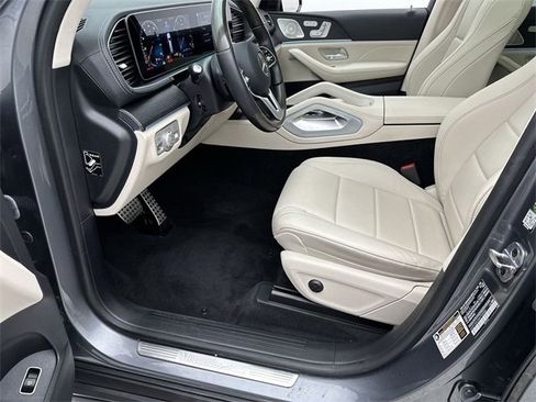 Used 2022 Mercedes-Benz GLS 450 4MATIC image 23