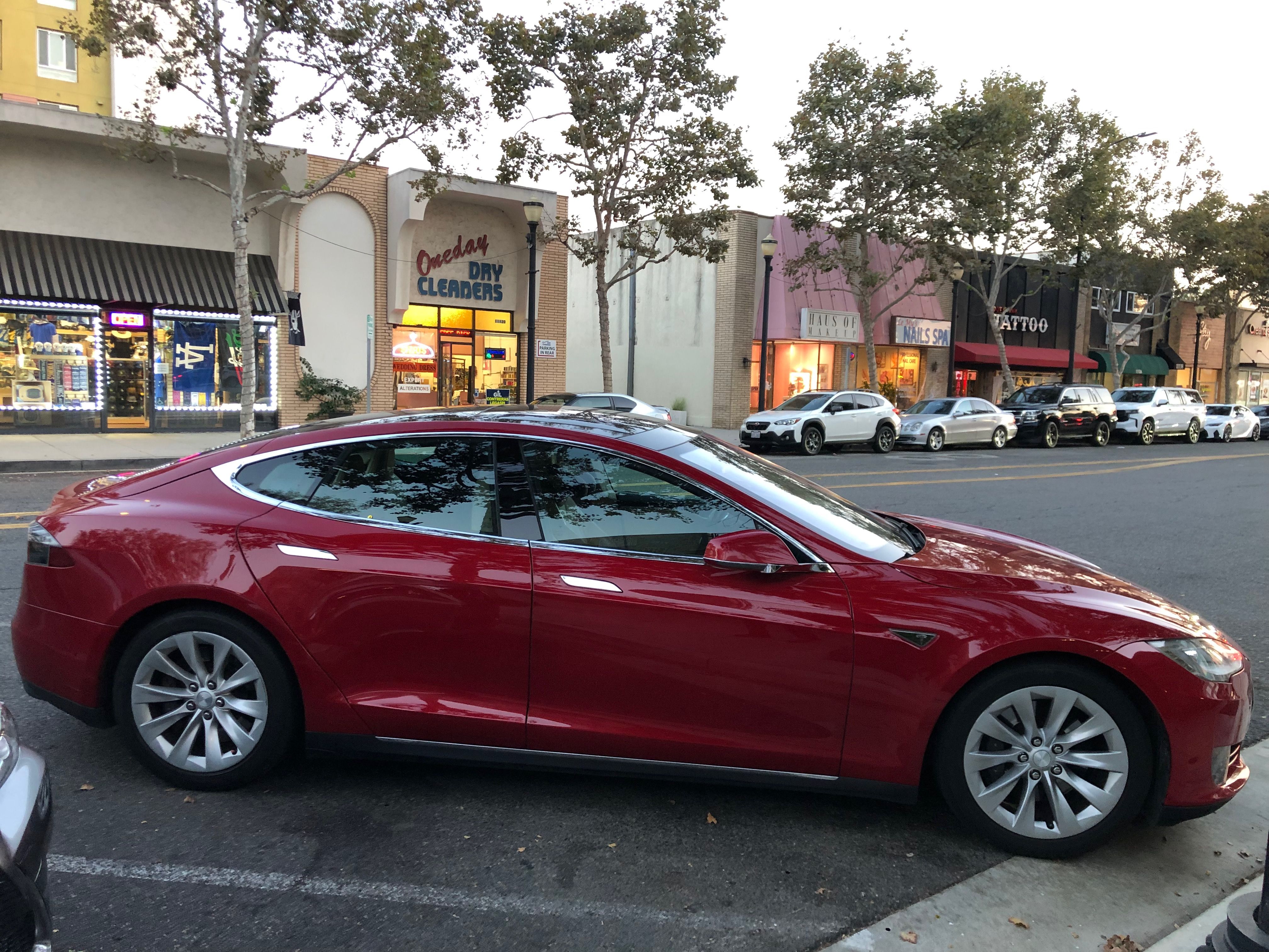 Used 2016 Tesla Model S 70D AWD/4WD image 10