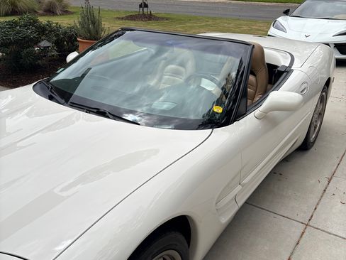 Used 2001 Chevrolet Corvette Convertible w/ Preferred Equipment Group2 image 6