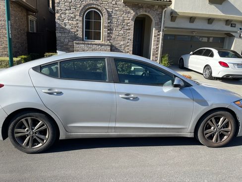 Used 2018 Hyundai Elantra SEL FWD image 18