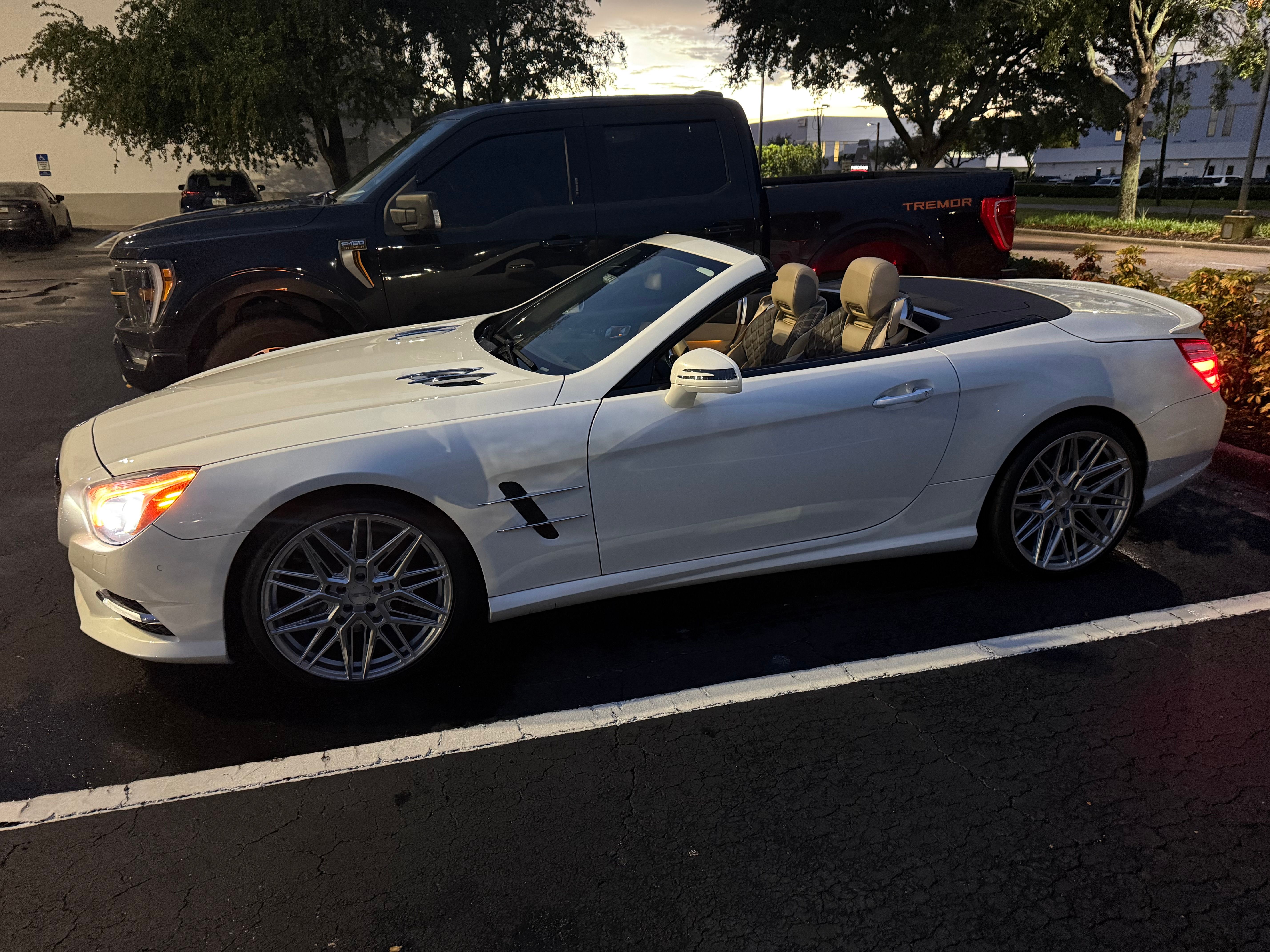 Used 2013 Mercedes-Benz SL 550 image 2