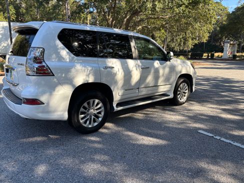 Used 2017 Lexus GX 460 image 13