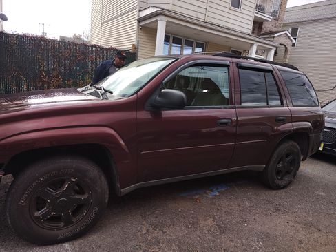 Used 2006 Chevrolet TrailBlazer LS w/ LS Preferred Equipment Group image 1