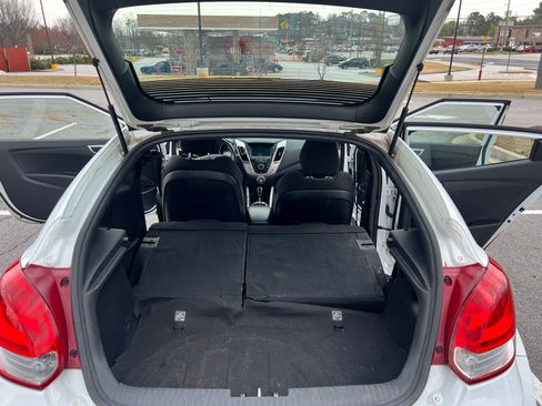 Used 2017 Hyundai Veloster Value Edition image 15