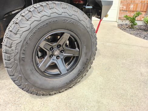 Used 2009 Jeep Wrangler Unlimited Sahara w/ Trailer Tow Group image 12