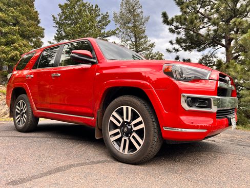 Used 2023 Toyota 4Runner Limited image 11