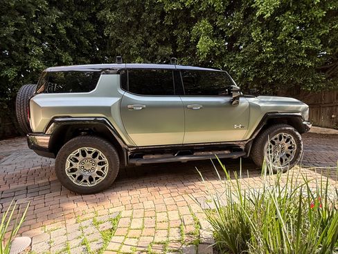 Used 2024 GMC Hummer EV 3X image 8
