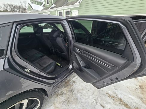 Used 2018 Honda Accord Sport image 9