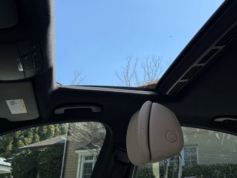 Used 2017 Mercedes-Benz E 300 E 300 4MATIC Sedan 4D image 9