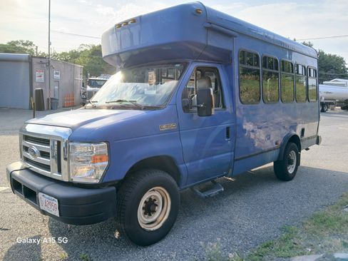 Used 2013 Ford E-350 and Econoline 350 Super Duty w/ Shuttle Bus Prep Pkg image 8