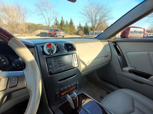 Used 2005 Cadillac XLR image 12