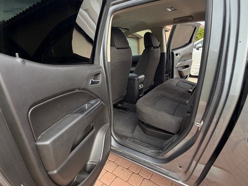 Used 2021 Chevrolet Colorado LT image 11