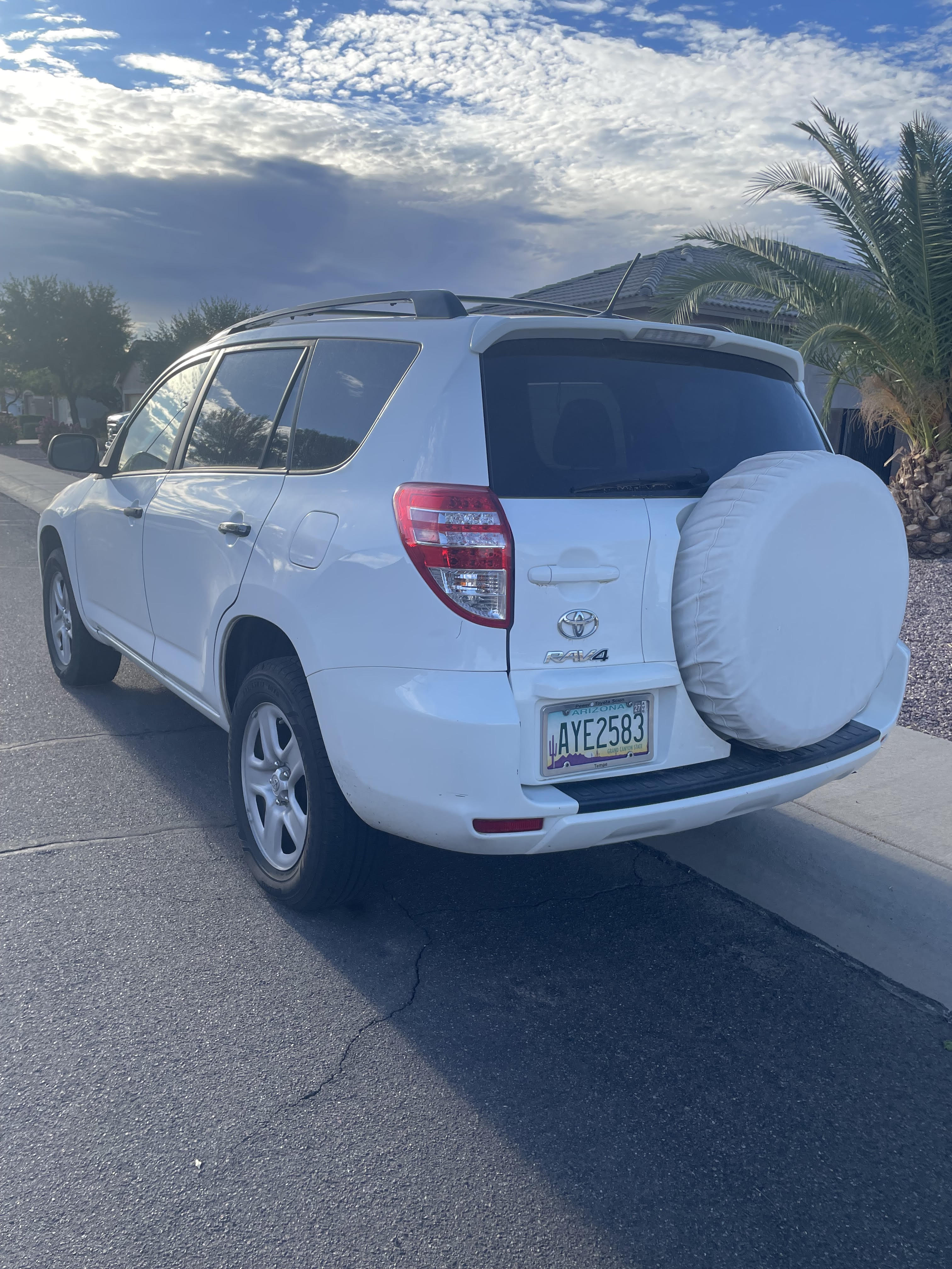 Used 2012 Toyota RAV4 FWD w/ Value Pkg image 4