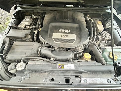 Used 2016 Jeep Wrangler Unlimited Sahara AWD/4WD image 15