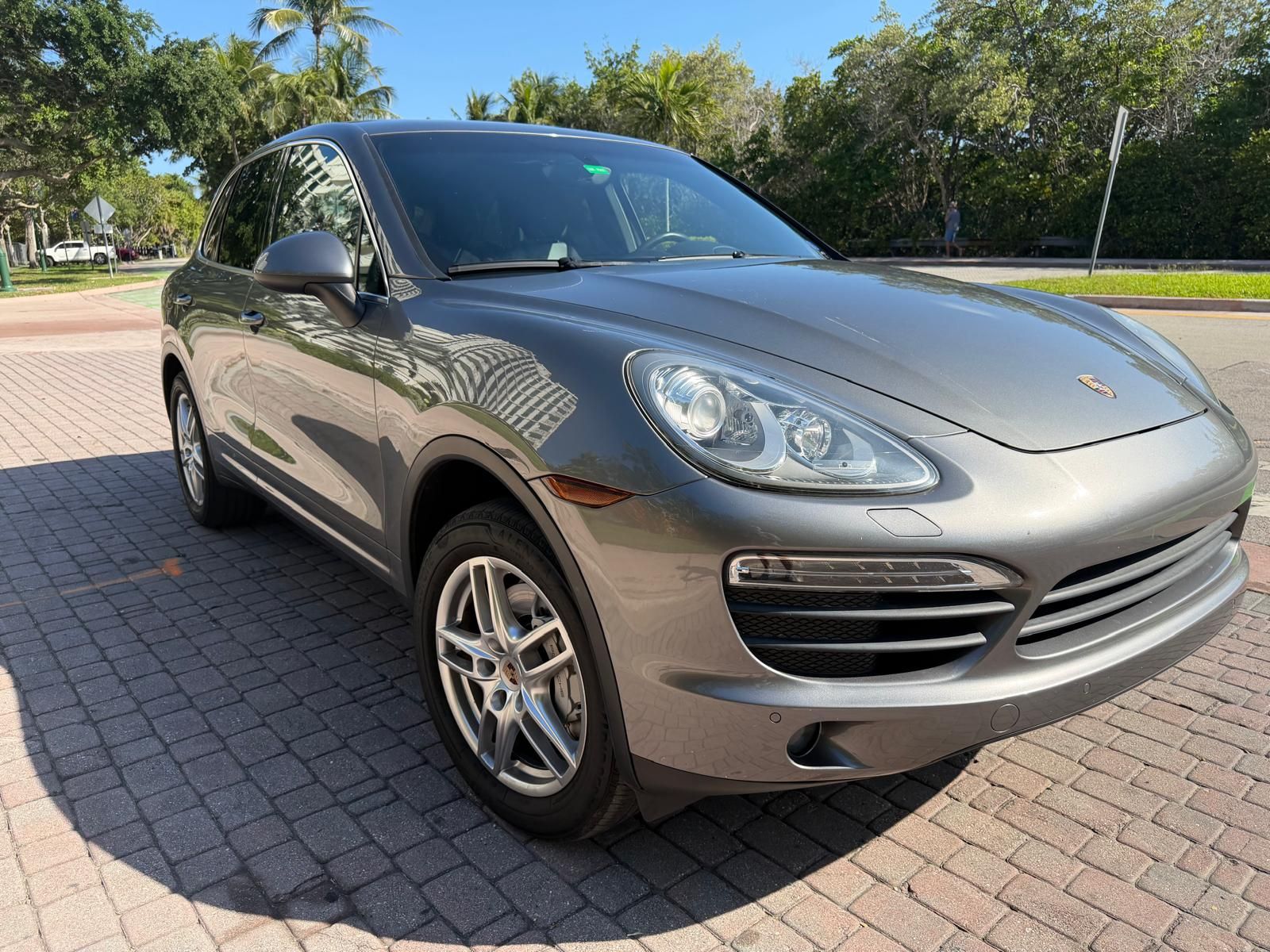 Used 2014 Porsche Cayenne S AWD/4WD image 1