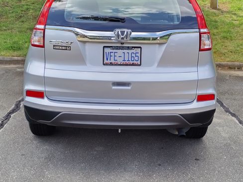 Used 2016 Honda CR-V LX image 2