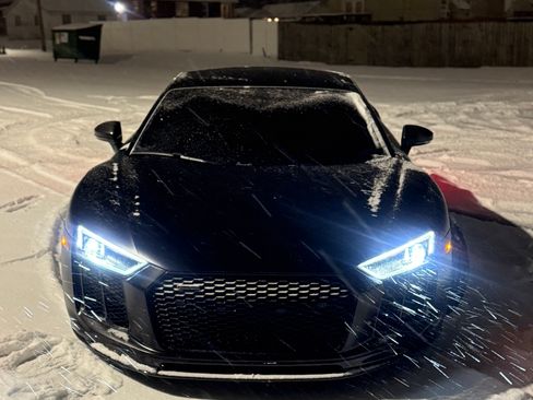 Used 2018 Audi R8 V10 plus AWD/4WD image 2