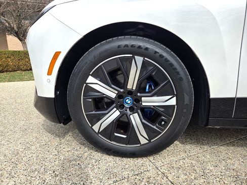 Used 2023 BMW iX xDrive50 w/ Premium Package image 6