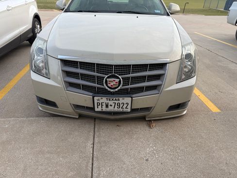 Used 2010 Cadillac CTS Luxury image 2