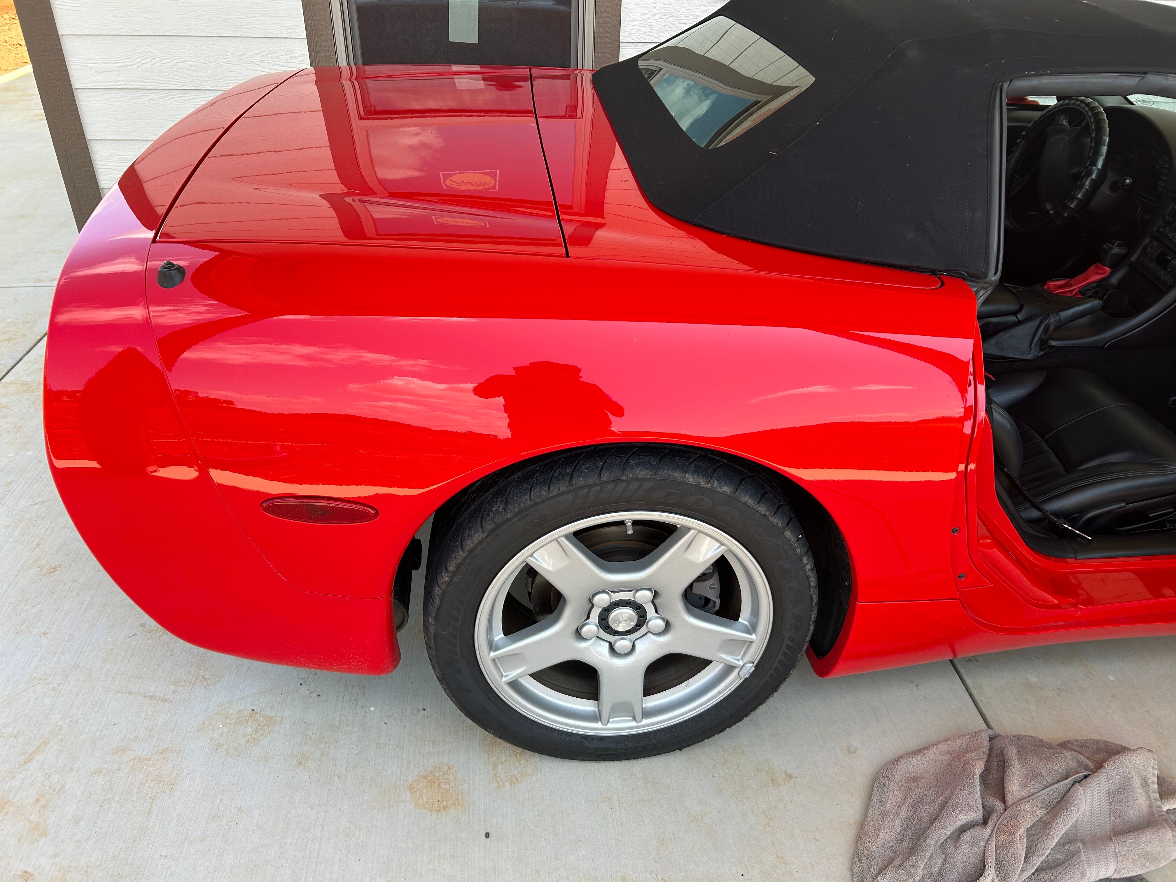 Used 1998 Chevrolet Corvette Convertible w/ Memory Pkg RWD image 23