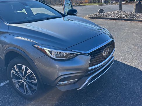 Used 2019 INFINITI QX30 Premium w/ Cargo Package image 5