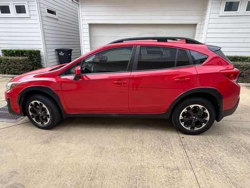 Used 2021 Subaru Crosstrek 2.0i Premium w/ Moonroof Package AWD/4WD image 4