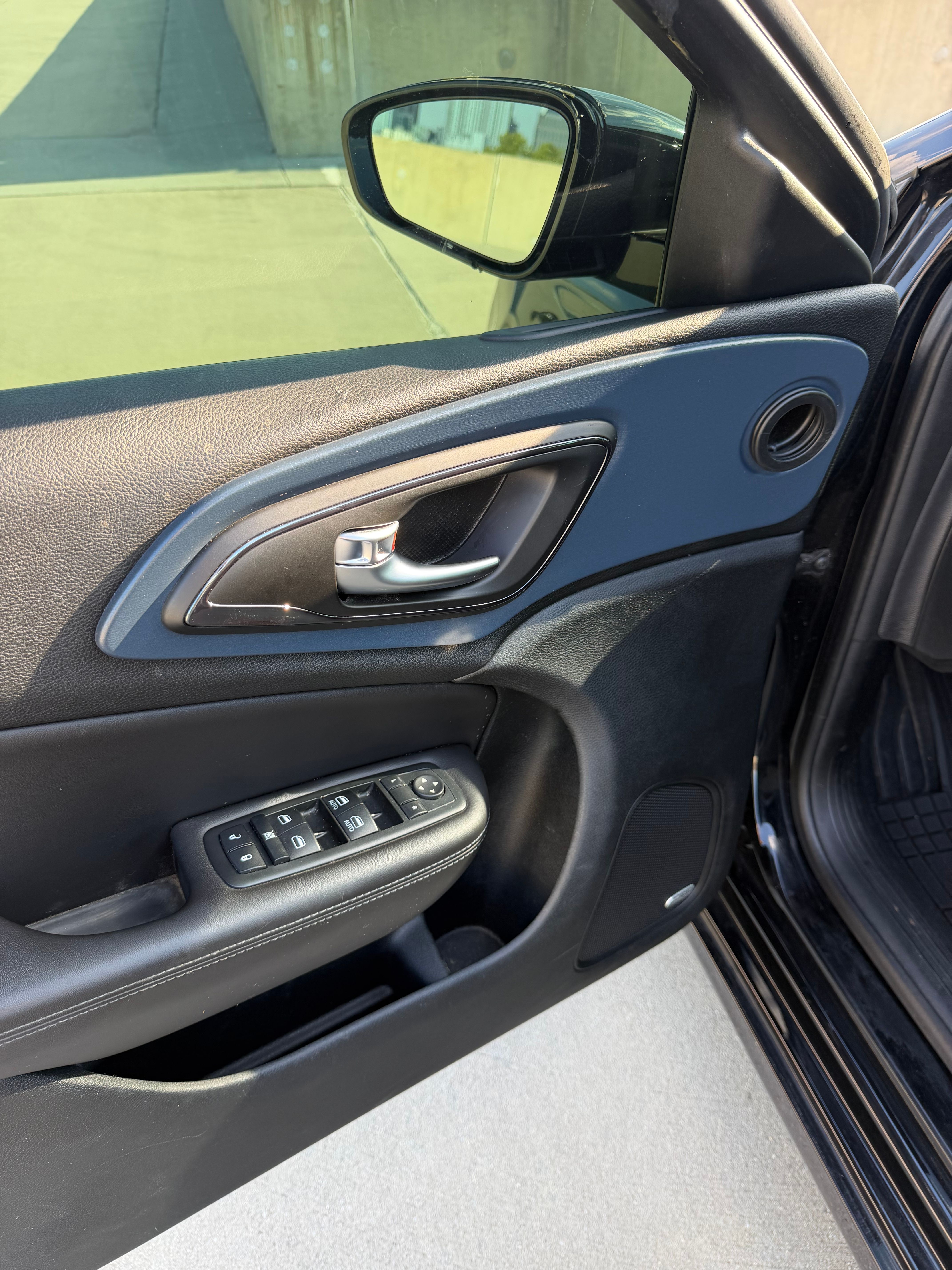 Used 2015 Chrysler 200 S w/ Navigation & Sound Group I FWD image 6