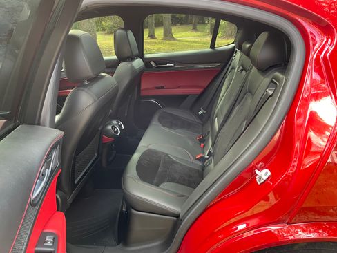 Used 2018 Alfa Romeo Stelvio Quadrifoglio w/ Driver Assist Dynamic Package image 19