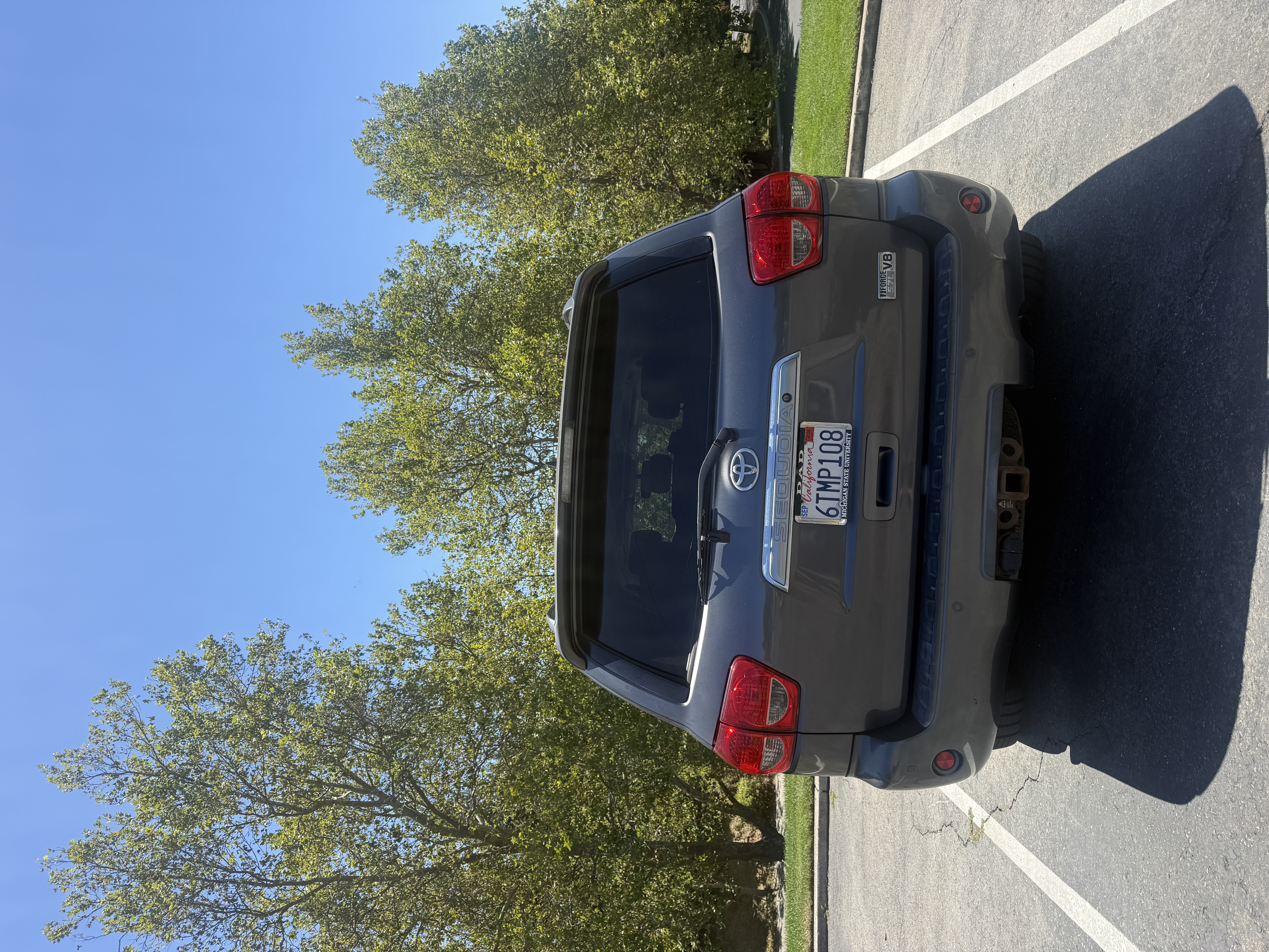 Used 2011 Toyota Sequoia Limited AWD/4WD image 5