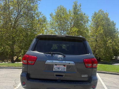 Used 2011 Toyota Sequoia Limited AWD/4WD image 5